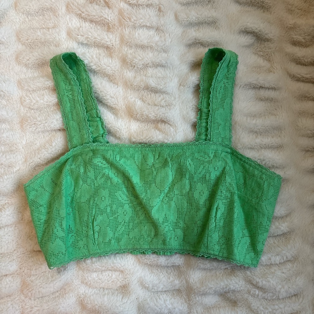 Green lace crop top!🍀